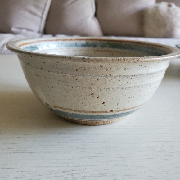 Large Handmade Artisan Eathenware Pottery Hand Painted Serving Decorative Bowl - Picture 2 of 4